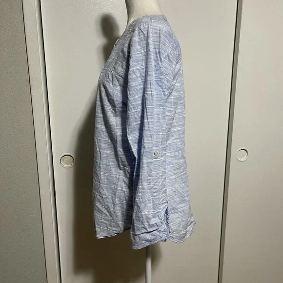 Talbots light blue/ white top - Picture 3 of 4
